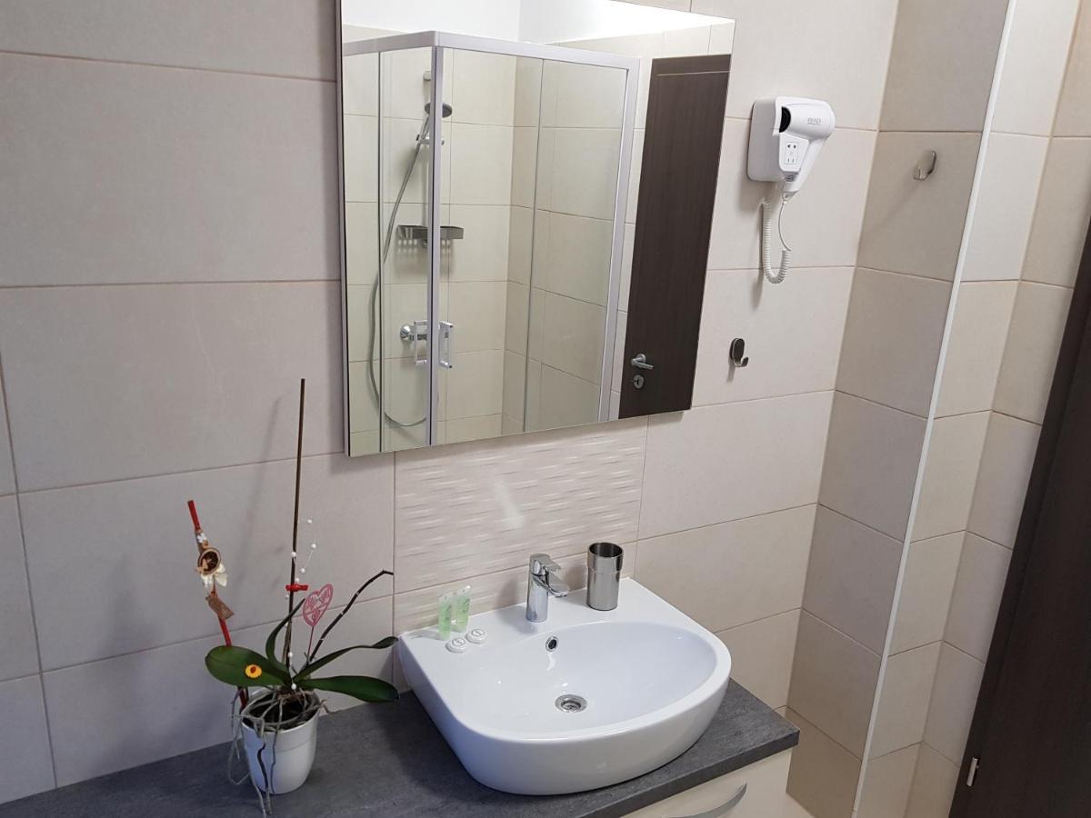 Resita Residence Luaran gambar